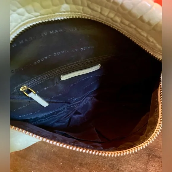 🔥Marc by Marc Jacobs Cement Lamb Leather Top Handle Crossbody Bag🔥 - Picture 7 of 16